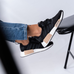 Giay Adidas NMD R1 'Black Carbon' GZ7997