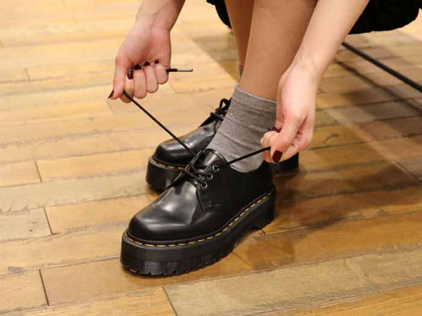 Giày Dr.Martens 1461 Quad Black Polished Smooth Black 25567001 - Ảnh 10