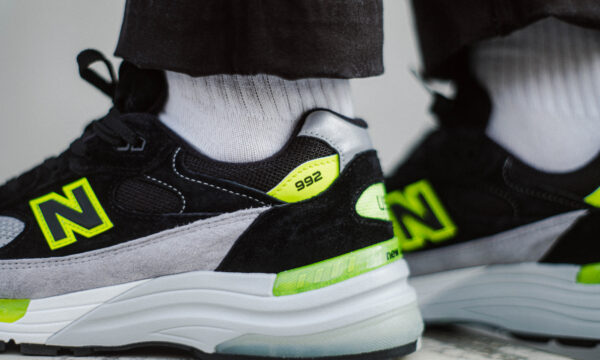 Giày New Balance 992 Made In USA 'Black Grey Volt' M992TQ - Ảnh 3