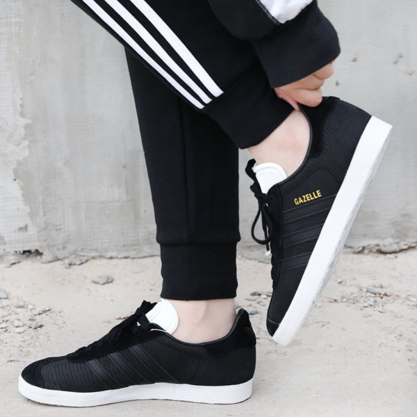 Giày Adidas Wmns Gazelle 'Black' B41662 - Ảnh 3