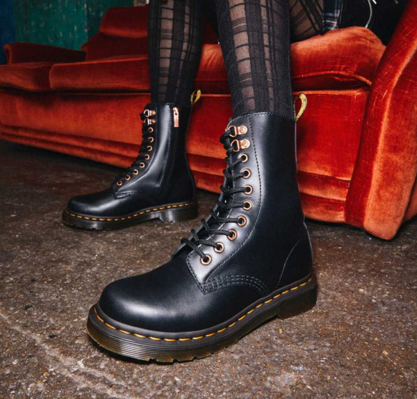 Giày Dr.Martens 1490 Rose Gold Hardware Leather 'Black' 26871001 - Ảnh 2