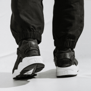 Giay Nike Air Huarache 'Off Noir' DQ8572-001