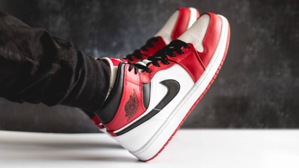 Giày Nike Air Jordan 1 Mid GS 'Chicago' 554725-173 - Ảnh 7