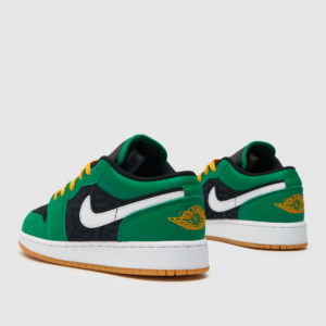 Giay Nike Air Jordan 1 Low SE GS 'Christmas' DQ8421-300