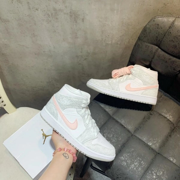 Giày Nike Wmns Air Jordan 1 Mid SE 'White Light Iron Ore' DN4045-001 - Ảnh 8