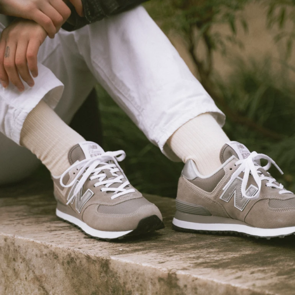 Giày New Balance 574 Classic 'Grey White' WL574EVG - Ảnh 2