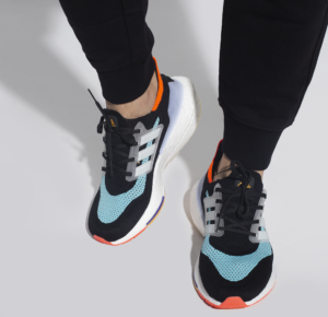 Alternative view of Giày Adidas UltraBoost 21 'Black Pulse Aqua' S23867