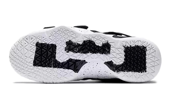 Giày Nike Lebron Soldier Xi Flyease 'Black' AJ6985-002 - Ảnh 4