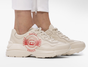 Alternative view of Giày Gucci Wmns Rhyton 'Gucci Disk Print Ivory' 630609-DRW00-9522