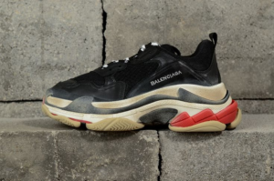 Alternative view of Giày Balenciaga Triple S Sneaker 'Black Red' 483513-W06E1-1000