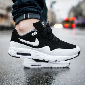 Alternative view of Giày Nike Air Max 1 Ultra Moire 'Oreo' 724390-001