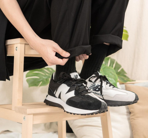 Giày New Balance 327 Big Kid 'Collective Black' GS327BW1 - Ảnh 3