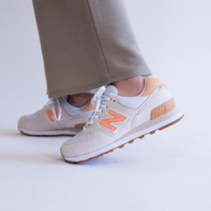 Alternative view of Giày New Balance 574 'Light Brown' WL574RD2