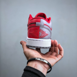Giay Nike Air Jordan 1 Low SE 'Split Gym Red Cement Grey' DR0502-600