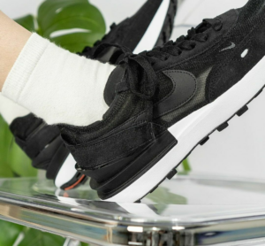 Alternative view of Giày Nike Waffle One 'Black' DA7995-001