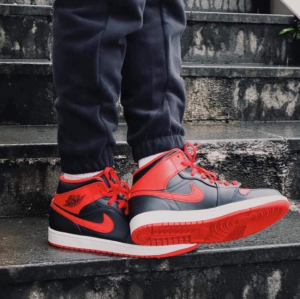 Giay Nike Air Jordan 1 Mid 'Alternate Bred' DQ8426-060