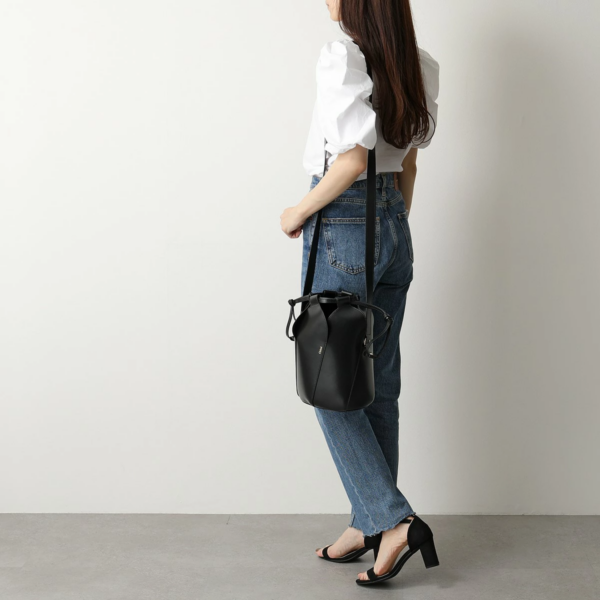 Túi Chloe' Black Bucket Bag CHC21AS401F14-001 - Ảnh 7