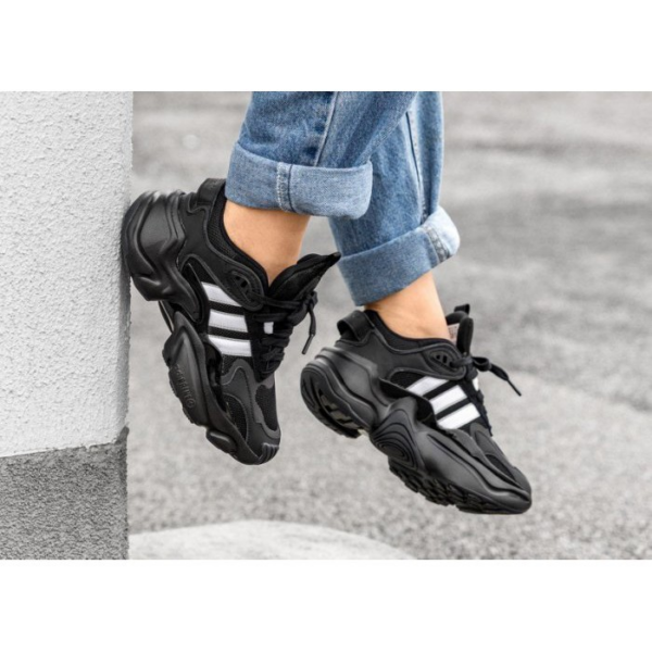 Giày Adidas Wmns Magmur Runner 'Black White' EE5141 - Ảnh 4