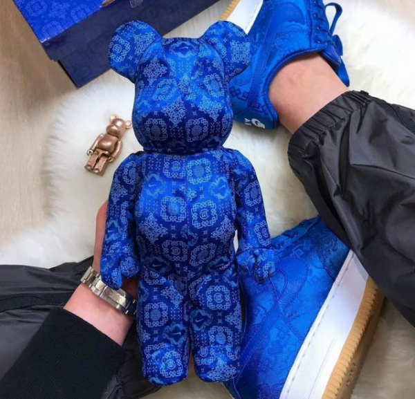 Mô Hình Bearbrick x CLOT x Nike Royale University Blue Silk - Ảnh 2