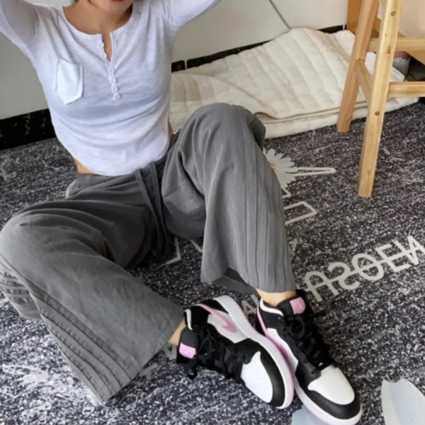 Giày Nike Air Jordan 1 Mid 'White Black Light Arctic Pink' (GS) 555112-103 - Ảnh 2