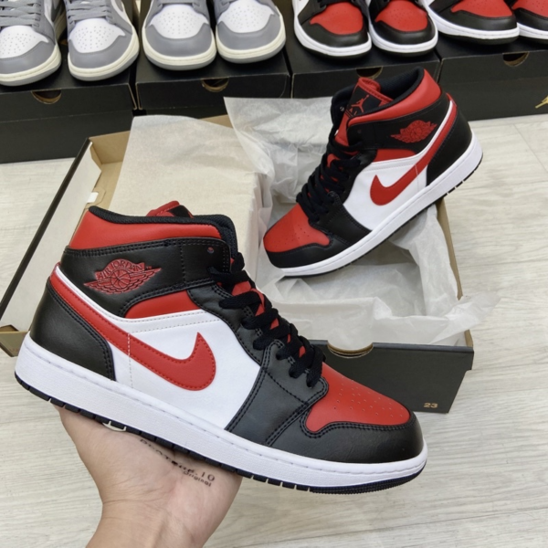 Giày Nike Air Jordan 1 Mid 'Bred Toe' 554724-079 - Ảnh 7