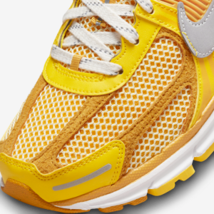 Giay Nike Zoom Vomero 5 'Yellow Ochre' FJ4453-765