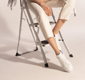 Alternative view of Giày Alexander McQueen Wmns Oversized Sneaker 'White Electric Blue'