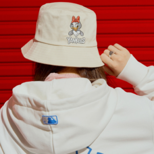 Alternative view of Mũ MLB x Disney Donald Duck Bucket Hat NY Beige 3AHTD011N-50BGL