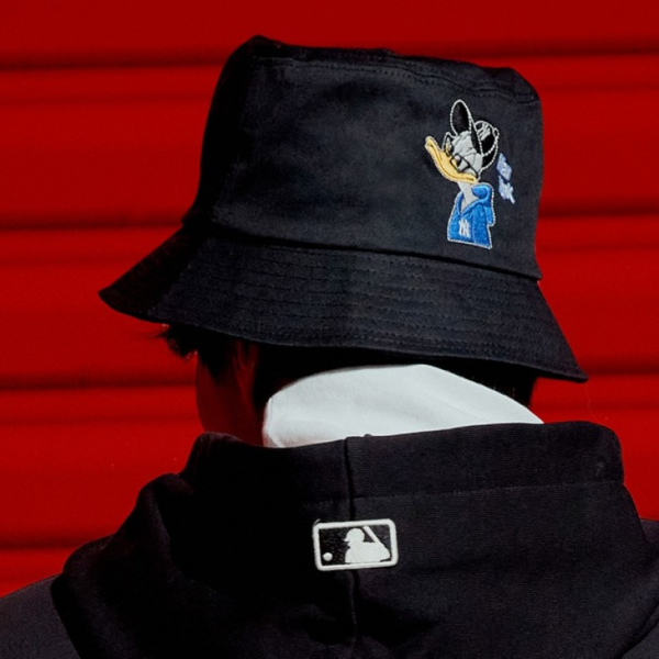 Mũ MLB x Disney Donald Duck Bucket Hat NY 3AHTD011N-50BKS - Ảnh 4