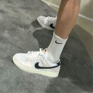 Giay Nike Dunk Low SE Photon Dust 'Summit White' DO9776-001