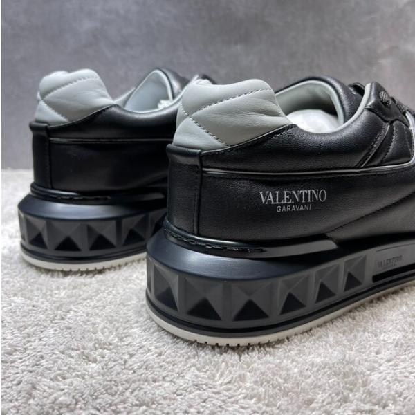 Giày Valentino One Stud Low-Top Nappa Black Gray WY2S0E71-NWN-00A - Ảnh 2