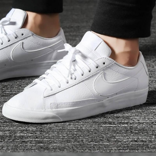 Giày Nike Blazer Low LE 'Triple White' AQ3597-100 - Ảnh 3