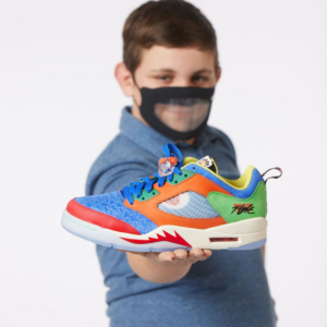 Alternative view of Giày Nike Air Jordan 5 Low 'Doernbecher Michael' DR6287-486