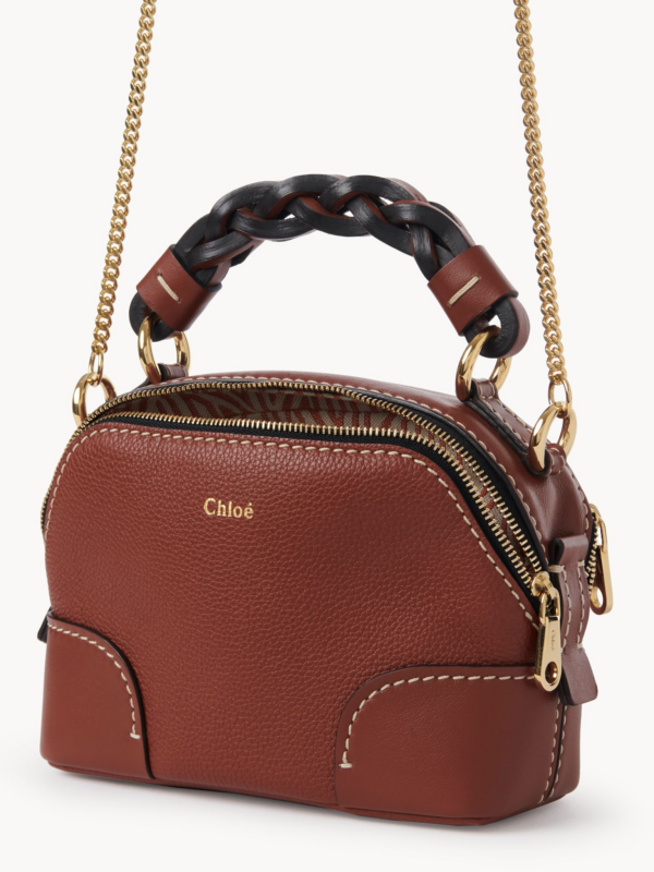 Túi Chloe Mini Daria Chain Bag In Grained & Shiny Calfskin CHC20WS362C6227S - Ảnh 2