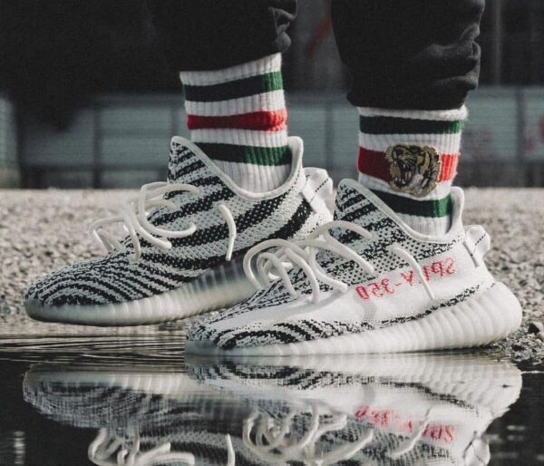 Giày Adidas Yeezy Boost 350 V2 Zebra CP9654 - Ảnh 2