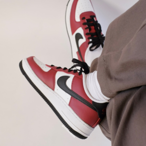 Giay Nike Air Force 1 LV8 GS 'Team Red' FD0300-600