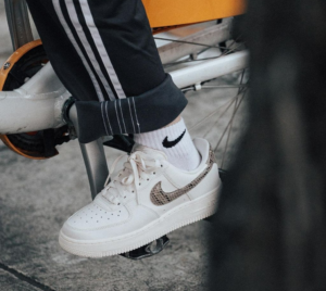 Giay Nike Air Force 1 '07 'Phantom Ivory Snakeskin' DD8959-002