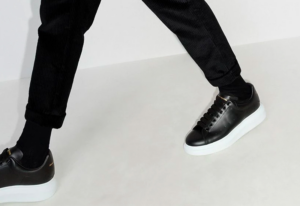 Giay Alexander McQueen Oversized 'Black White Sole' 553680-WHGP5-1000