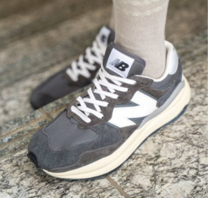 Giay New Balance 5740 'Vintage Dark Grey White' M5740VL1