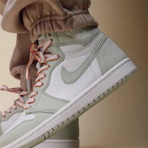 Giày Nike Wmns Air Jordan 1 Retro High OG 'Seafoam' CD0461-002 - Ảnh 4