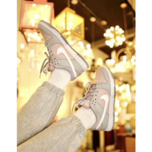 Giay Nike Dunk Low 'Pink Oxford' DM8329-600