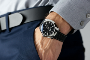 Alternative view of Đồng Hồ Omega Seamaster Aqua Terra 'Black' 220-12-38-20-01-001