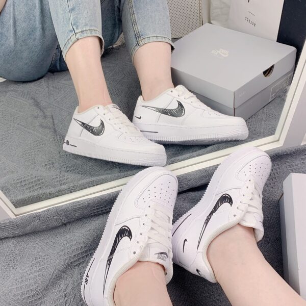 Giày Nike Air Force 1 Low GS 'Doodle Swoosh White Black' DM3177-100 - Ảnh 3