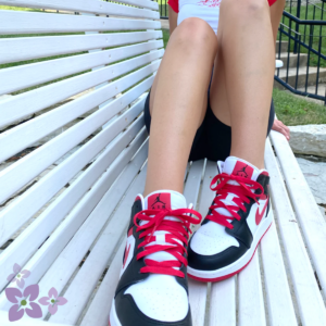 Alternative view of Giày Nike Air Jordan 1 Mid GS 'White Very Berry' 554725-016