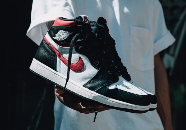 Giày Nike Air Jordan 1 Retro High 'Black Gym Red' 555088-061 - Ảnh 4