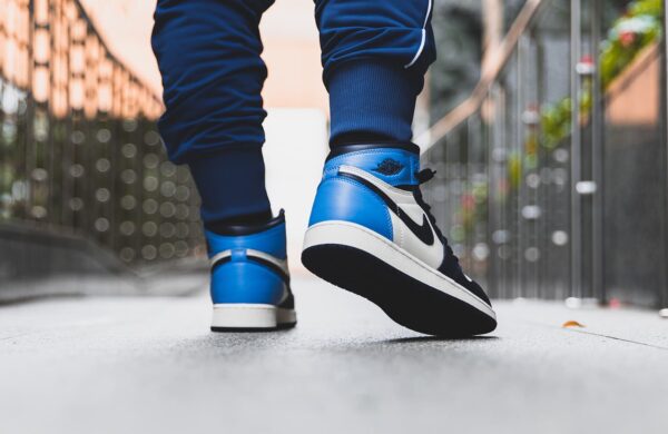 Giày Nike Air Jordan 1 Retro High OG 'Obsidian' 555088-140 - Ảnh 7