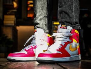 Alternative view of Giày Nike Air Jordan 1 Retro High OG 'Light Fusion Red' 555088-603
