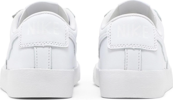 Giay Nike Blazer Low LE 'Triple White' AV9370-111