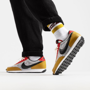 Alternative view of Giày Nike Wmns Daybreak QS 'Gold Suede' CQ7619-700