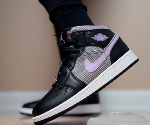 Giày Nike Air Jordan 1 Mid SE GS 'Houndstooth' DC7226-015 - Ảnh 2